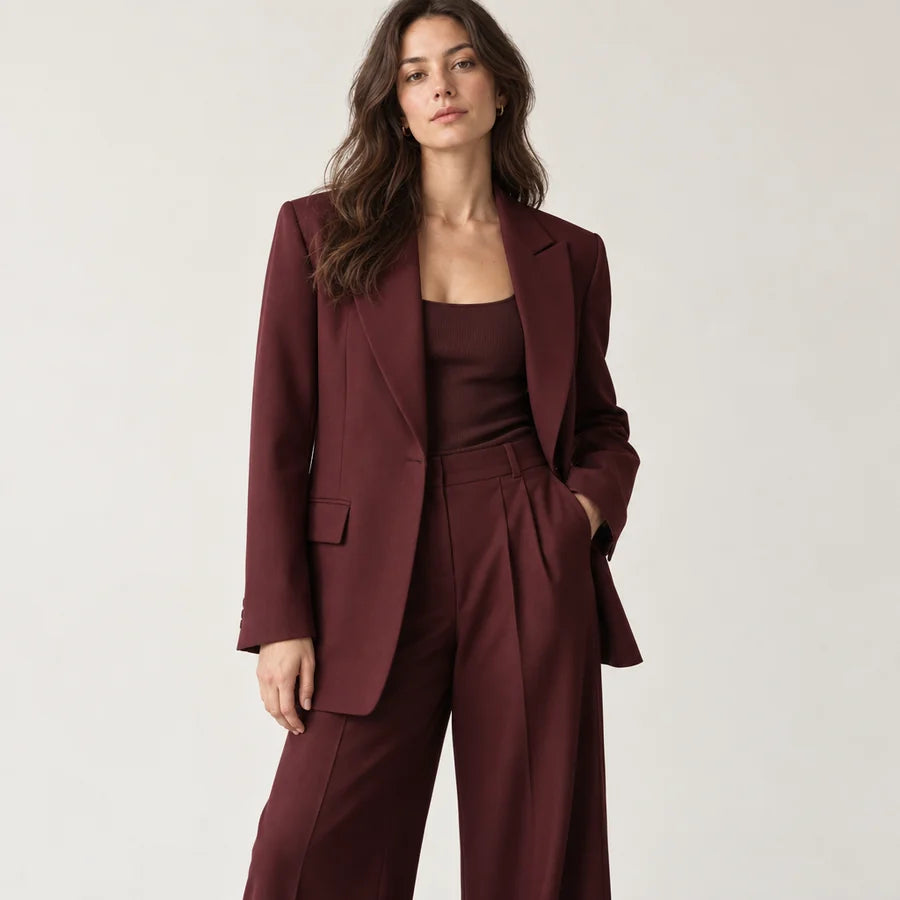 Women's suits and tailoring category image