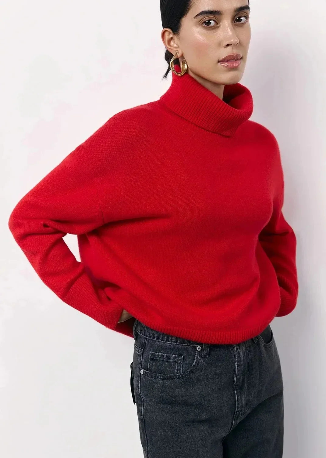Red Sweater Women – Oversized Roll-Neck Chunky Knit