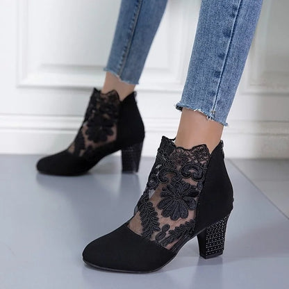 Heeled Ankle Boots Burgundy Lace - Black