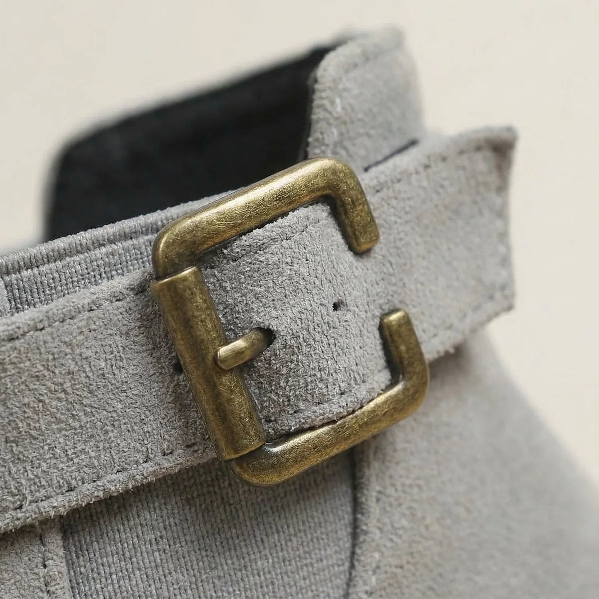 Chelsea Boots Black Suede Buckle - Grey