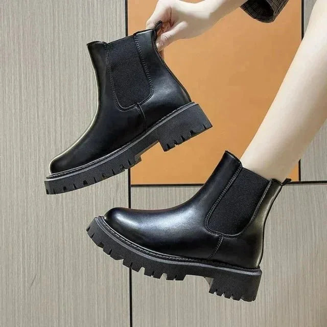 Black Chelsea Boots Women Chunky Sole view 3