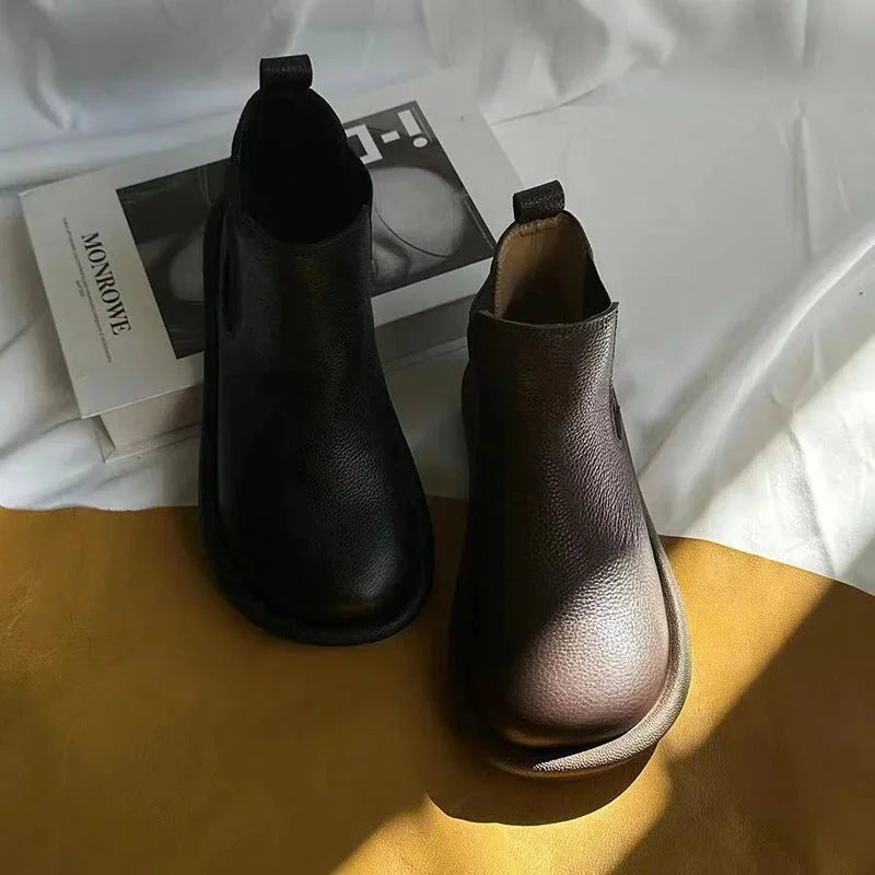 Black Chelsea Boots Women Round Toe - Brown