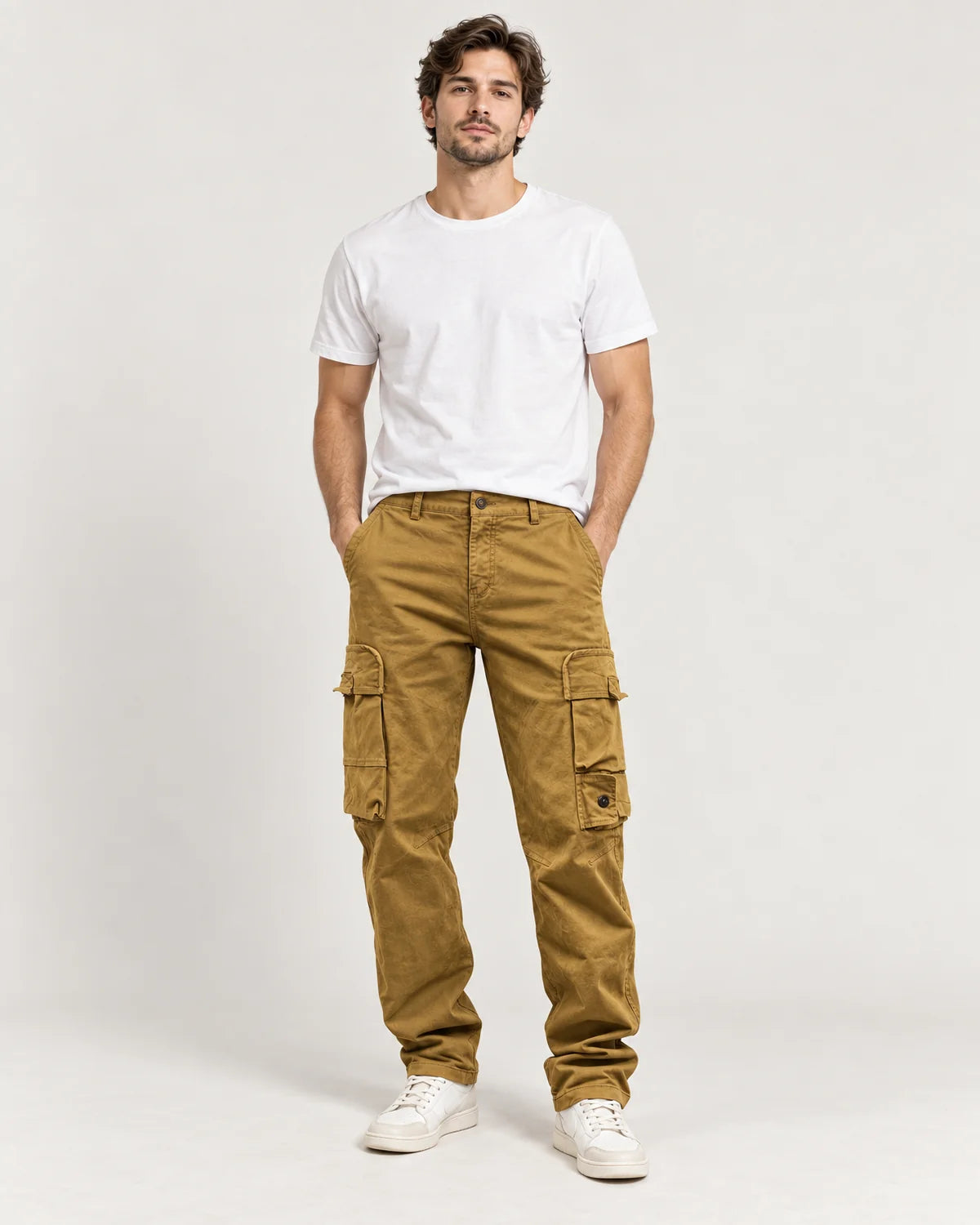 Men's relaxed straight-leg cargo pants in Camel