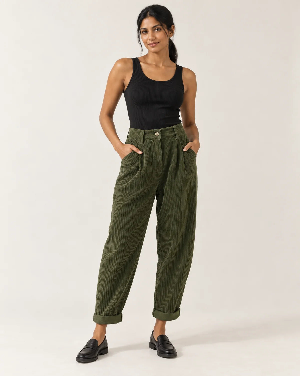 Women's high-waisted tapered pants in Green