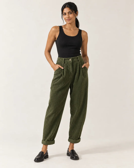 Women's high-waisted tapered pants in Green