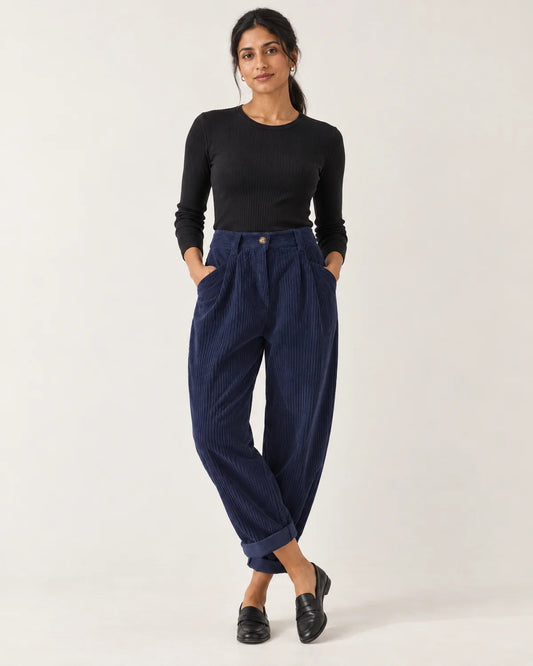 Women's high-waisted tapered pants in Navy