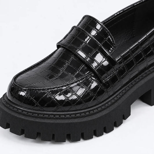 Marguerite - Women's Loafers in Black