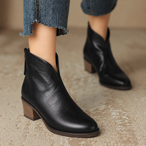 Felly | Low Heel Ankle Boots V-Cut