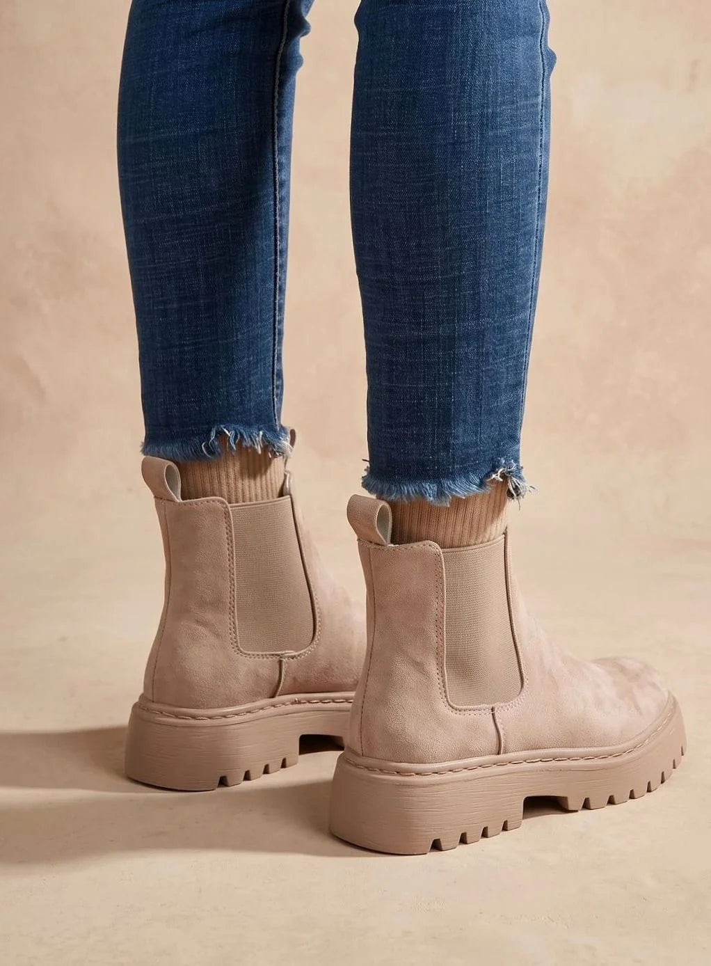 Chelsea Boots – Black Suede-Look Platform