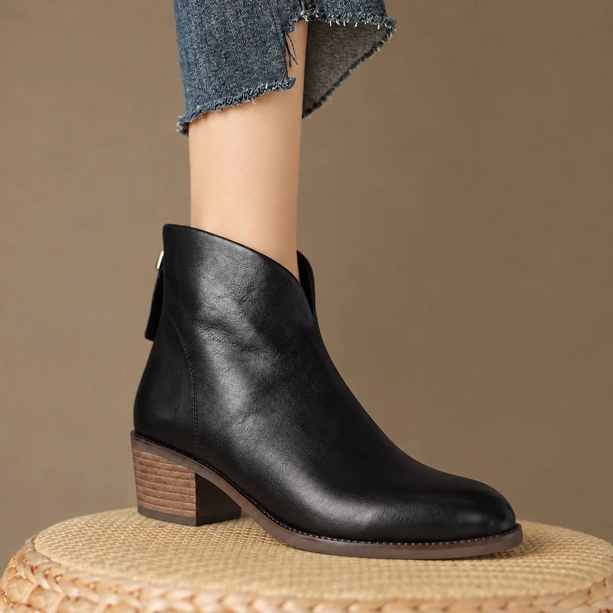 Felly | Low Heel Ankle Boots V-Cut