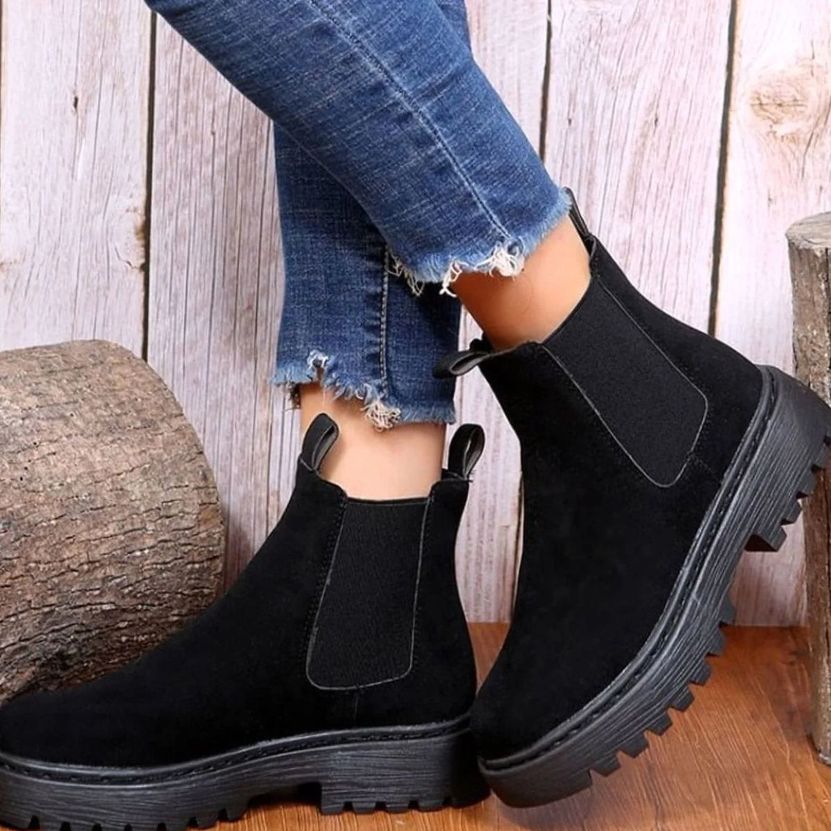 Chelsea Boots – Black Suede-Look Platform