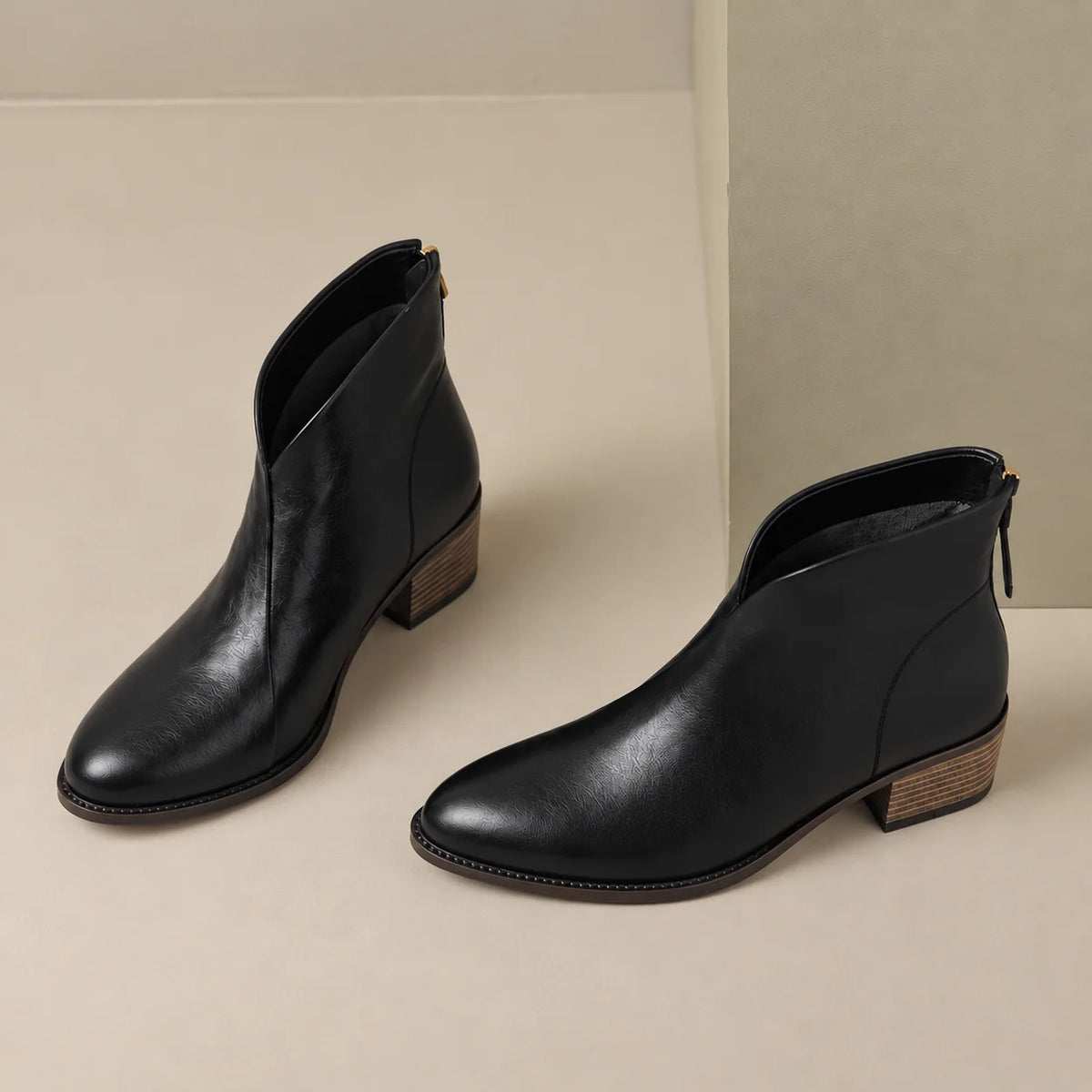 Felly | Low Heel Ankle Boots V-Cut