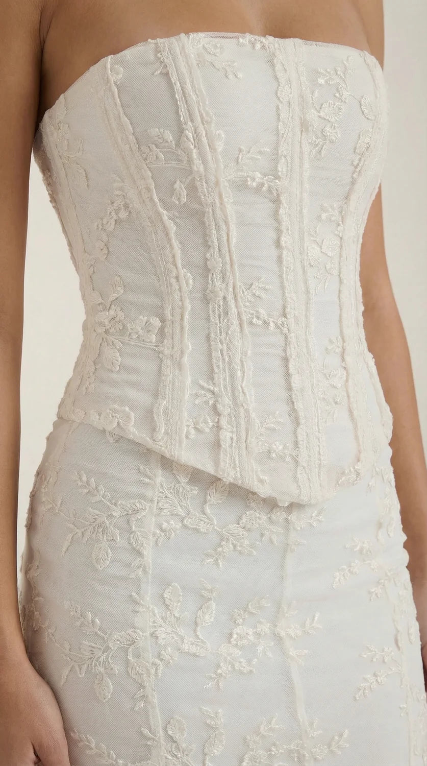 Lace Maxi Dress – White Corset Mermaid