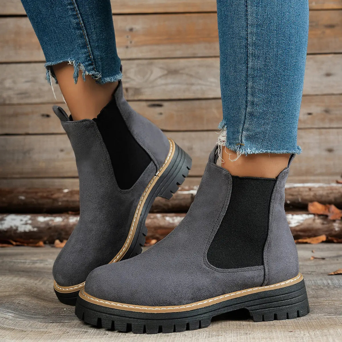Chelsea Boots – Black Platform Lug Sole