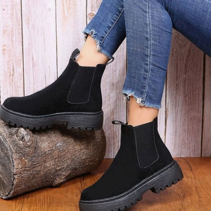 Chelsea Boots – Black Suede-Look Platform