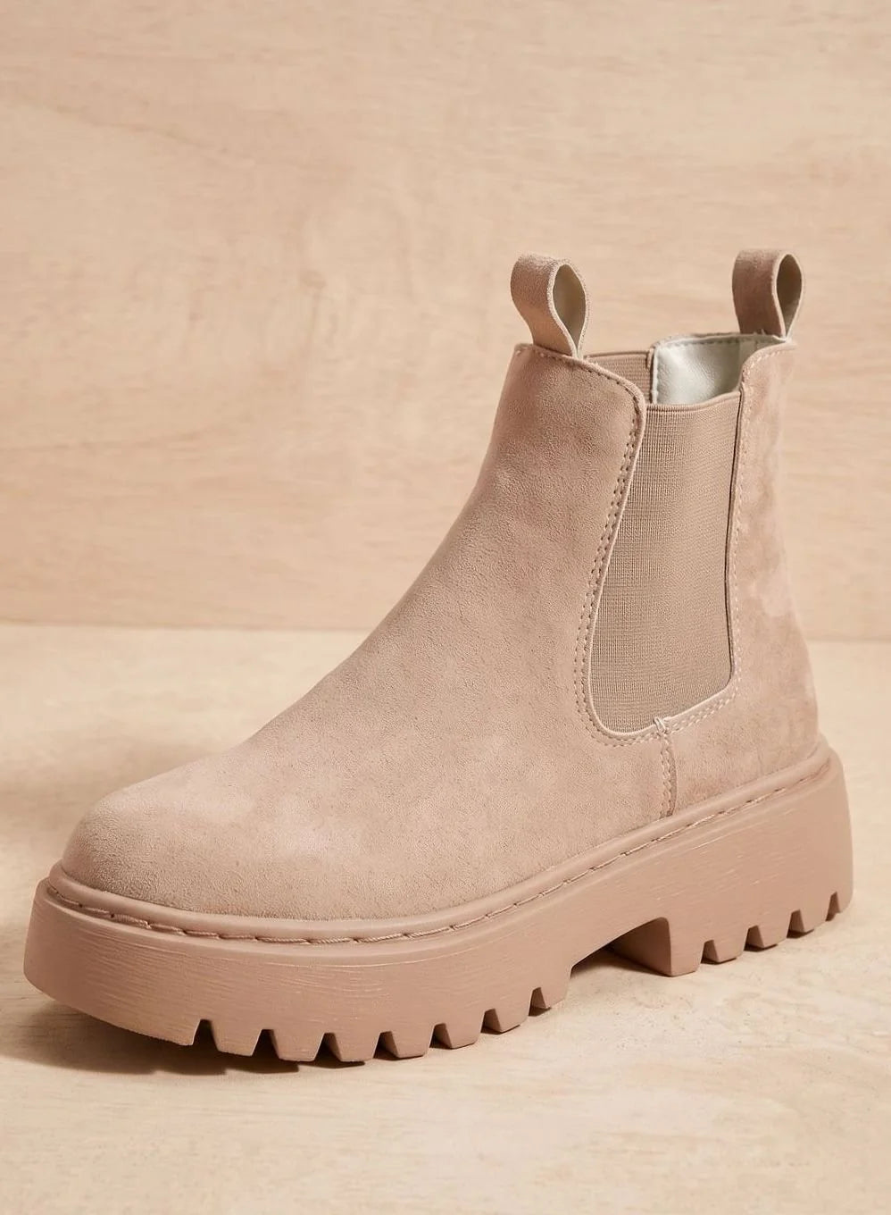 Chelsea Boots – Black Suede-Look Platform