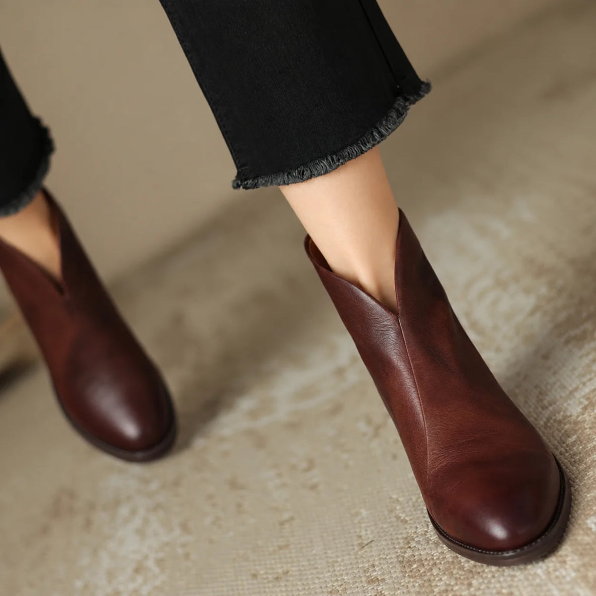 Felly | Low Heel Ankle Boots V-Cut