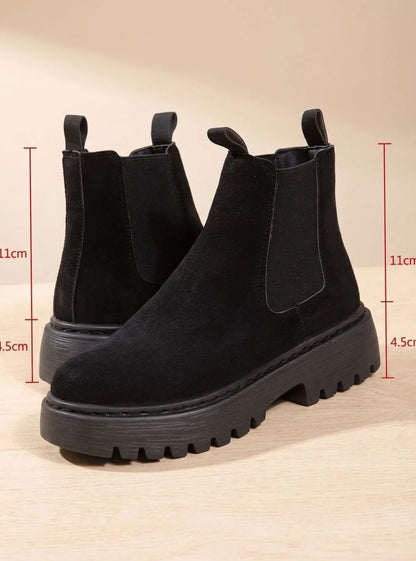 Chelsea Boots – Black Suede-Look Platform